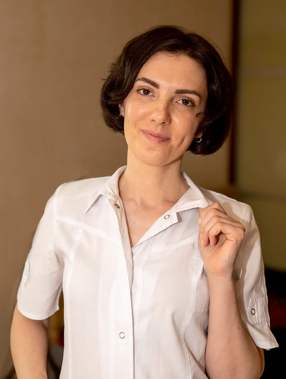 Прием ведет опытный мастер-электролог с медицинским образованием Анна Меликова
